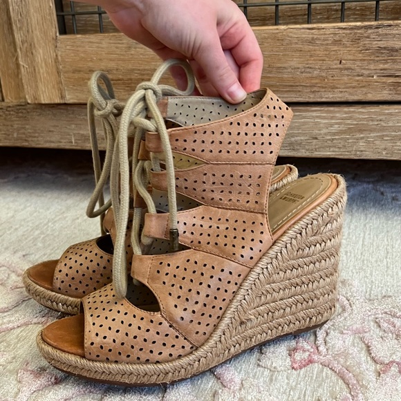 Johnston & Murphy Wedges - Picture 2 of 6